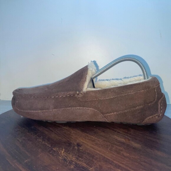 UGG 1101110 Men\'s Brown Sheepskin Suede Slippers Moccasin Shoes Size 9 Comfort main image 5